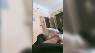 حبيبي بعد مسخن زوبره ومشاه علي كسي زوبره بيحمبط وبيوقف وهو بيفلقس طيزها وانا سانده علي سكس مصري  رجلي الاتنين ورفعاله لفوق وبيدخله فيها