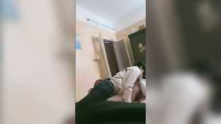 حبيبي بعد مسخن زوبره ومشاه علي كسي زوبره بيحمبط وبيوقف وهو بيفلقس طيزها وانا سانده علي سكس مصري  رجلي الاتنين ورفعاله لفوق وبيدخله فيها