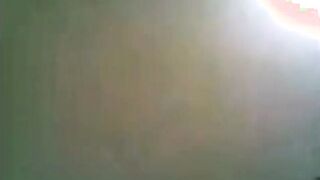 المنقبه الشرموطه بتقابل صاحب ابنها الصغير في شقته وهي بتهيج عليه وبت سكس مصري خليه بينكها بجسمها ال مليان وينام معاها
