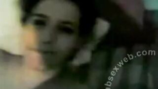 الشرموطه وصاحبها مع بعض في الاوضه وهما قالعين هدومهم ملط وبيبوس  سكس مصري في شفايفها مقطعها اوي من البوس والاحضان