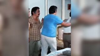 التلات شباب الصايعين بيشوفو حوريه البحر الجميله وبيروحو يعملو دايره وبيحوطوها وال بي سكس مصري قفش في صدرها والتان بيلعب في بزها وهكزا
