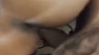 البنت الفاجره صاحيه من النوم بتلعب في كسها بياكل فيها وتدعك في الز سكس مصري نبور من بره ورم من كتر الهري واللعب فيه