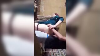 الديوث واقف في الاوضه ومطلع زوبره من البنطلون وبيجبر اخته تركع تحت رجله وتمصله زوب سكس مصري ره وبيريح نفسه علشان يسبها تخرج براختها