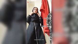 البنت المتناكه عالسرير مع حبيبها وهما عريانين بينيكم في طيزها من ورا ورافع رجلها لفوق هي سكس مصري  ونيمه علي ضهرها وحاطط المخده تحت طيزها