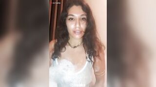 اللبوه في الشارع ماشيه بلبسها الضيق وطيازها الكبيره مفلوقه نصين من عرضها من كتر النيك فيه سكس مصري ا وشغاله تسخن وزتهيج الشباب ال ب الشارع