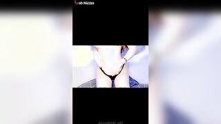 اللبوه واقفه بتتصور في جسمها وهي لابسه الاندر الفتله والبراه وصدرها مكشسوف مفي سكس مصري ش غير حلمه بزها مستخبيه وبتميل في جسمها