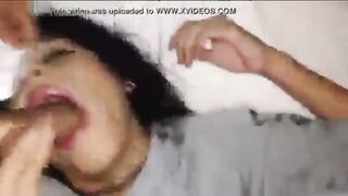البنت الشلرموطه عالسرير عريانه وفارده نفسها والراجل حاطط في وشها ورقه مكتوب فيها تعال سكس مصري  نكني وهو زوبره في بوقها تمص وبتلحس فيه