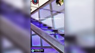 البنت عالسرير فارده رجلها وقالعه الاندر الفتله جنبها عالسرير والزبون جنبها واقف علي حرف السرير وبيدخل زوبره سكس مصري  في كسها للاخر وهي بتصرخ مره واحده فجاه