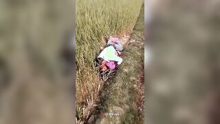 جوزي مفلقس طيزي علي اساس هينيك كسي وهو ابن المتناكه بيغدر بيا وبيدخله في طيزي خلاهتا تتفشخ وتنزف سكس مصري  دم من كبر زوبره عليها اااه ي طيزي اااه