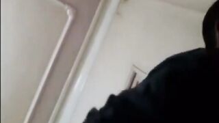المعلم رمضان قاعد عالكرسي بيشرب الشيشه والمتناكه بترقصله وتهز في طيازه سكس مصري لا بترعشها كانها كهربا وهو بيتفرج عليها