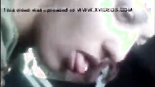 البنت المتناكه بتكلم خطيبها فيدجيو وتفرجه علي جسمها العريان وبيقولها العبي في بزازي واضربي بيديكي ع سكس مصري ليهم كاني انا معاكي وهي بتستجيب لكلامنه
