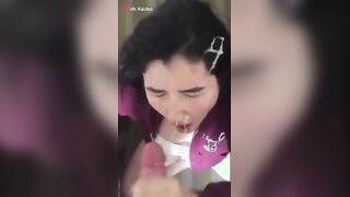 البنت بتلعب في زوبر حبيبها وهي تحته عالارض قاعده وتدعكه في يديها سكس مصري  اوي وهومش بيمسك نفسه وبيفضيهم علي وشها