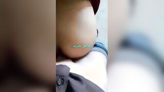الشرموطه قاعدجه عالكرسي مفلقسه طيزها العريضه لبره والراجدل واقف مدخله في كسها  سكس مصري من ورا وبينكها وهو بيشدها من بزازها ليه